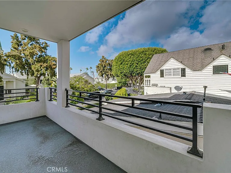 608 Heliotrope Ave — Photo 36