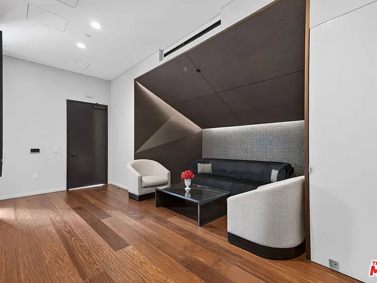 889 Francisco St #1806 — Photo 32