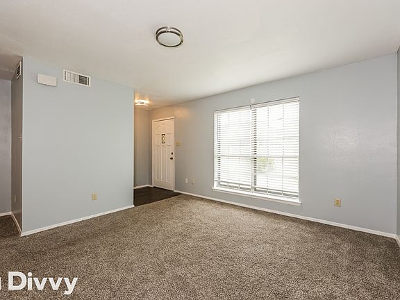 3rd image of 24 E Mountain Ln
