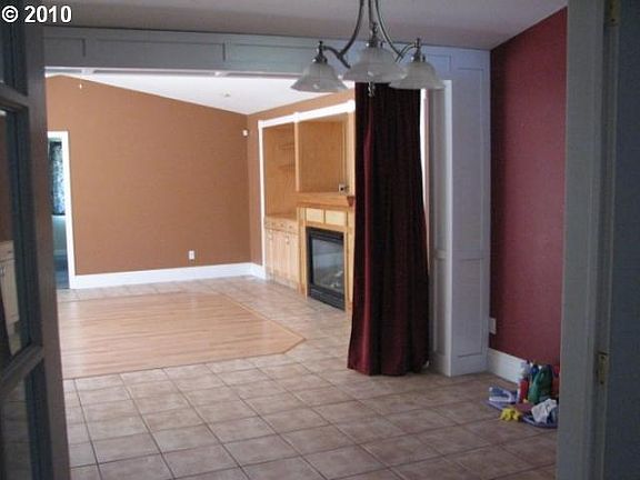 5th image of 400 SE 158th Ave