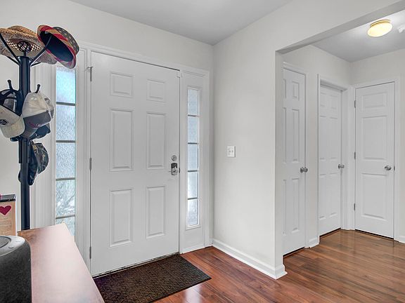 4th image of 4825 Wheatfield Dr