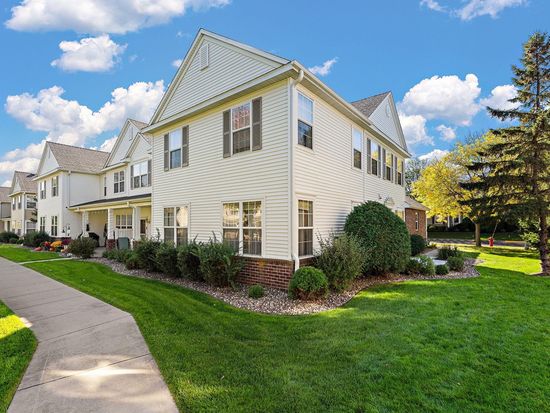 4852 Bisset Ln #9504, Inver Grove Heights, MN 55076