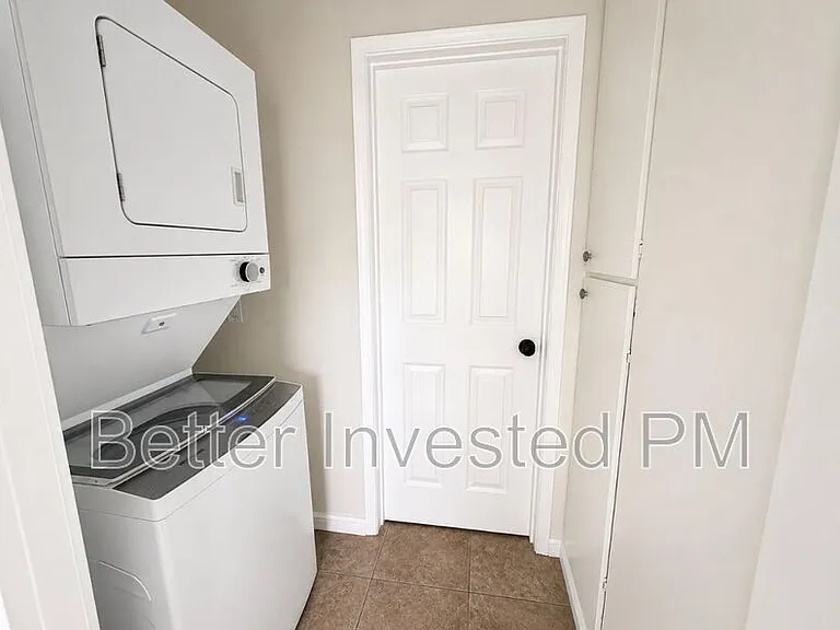 1706 Glenbrook Dr #B — Photo 9