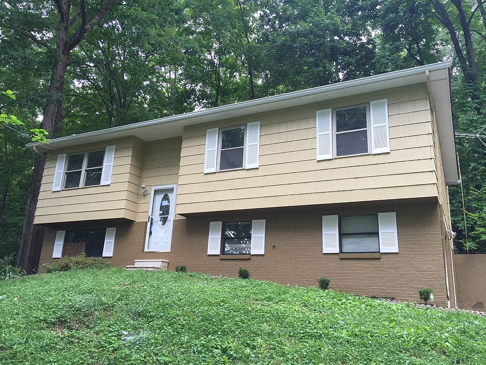 1st image of 317 Moore Cir NE