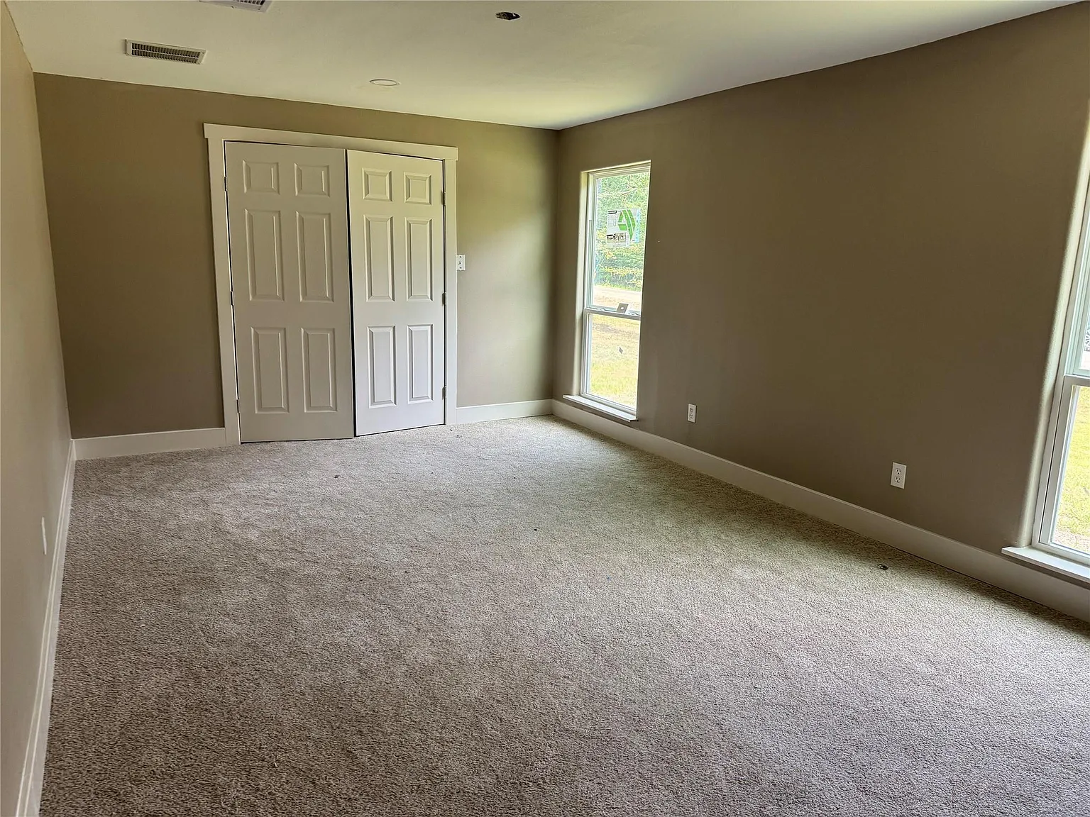 467 Whisperwood — Photo 3