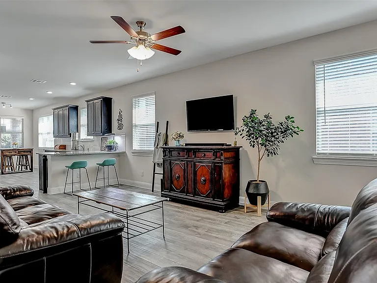 7205 Windy Meadow Dr — Photo 7