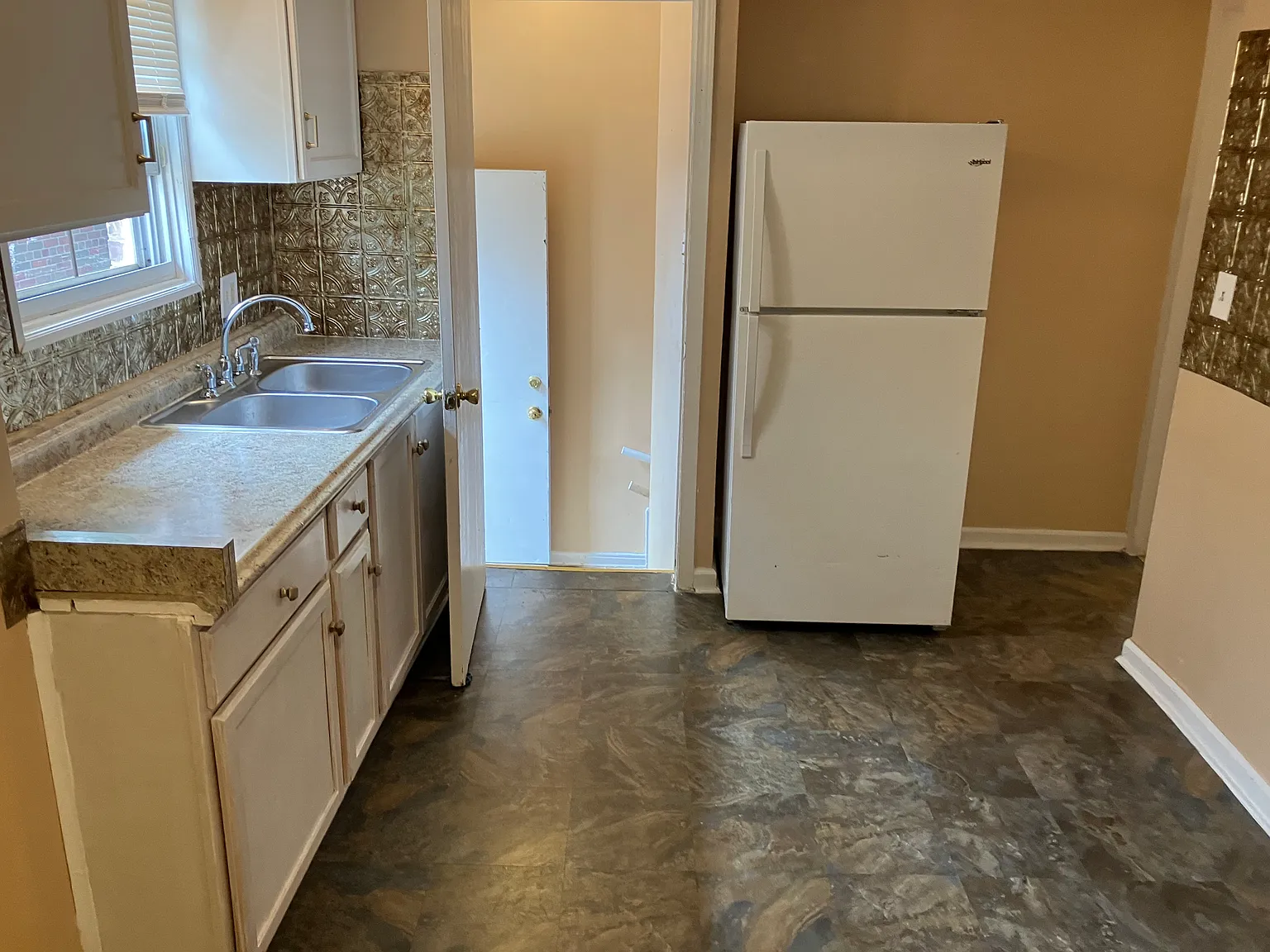 2 bed, 800 sqft, $1,350 — Photo 2