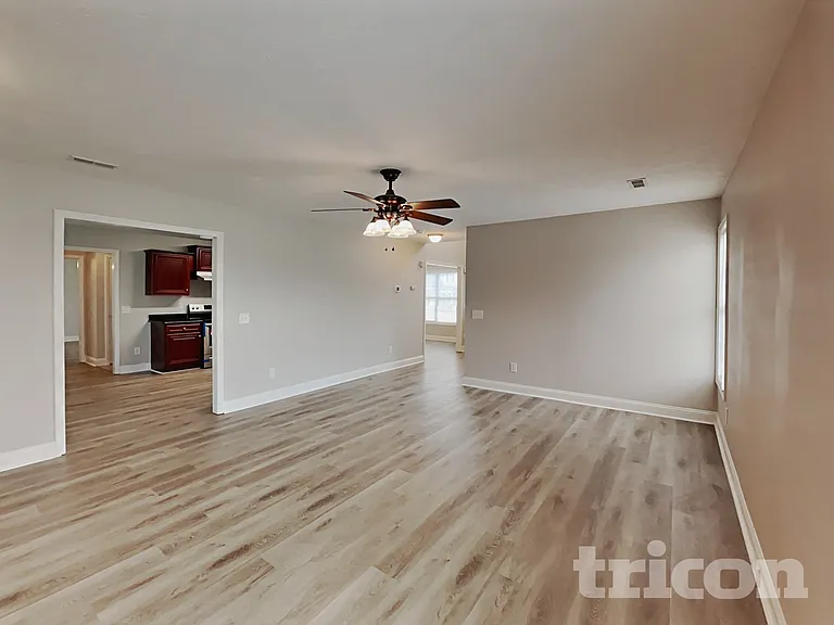 15 Summerseat Way — Photo 3
