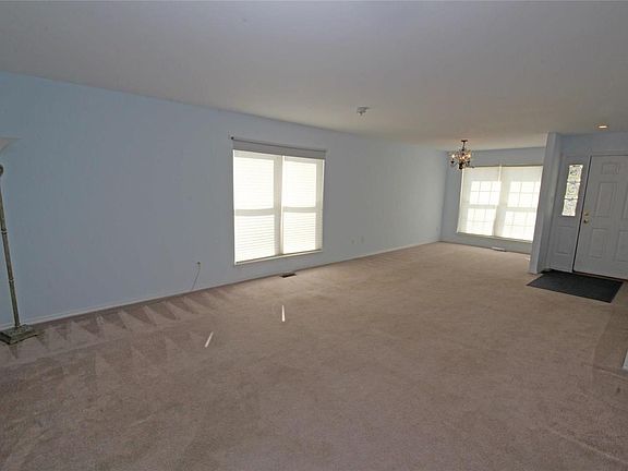 2nd image of 3239 Country Hollow Dr