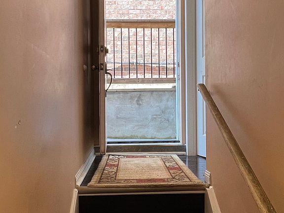 4th image of 15 Settlers Ridge St #Basement