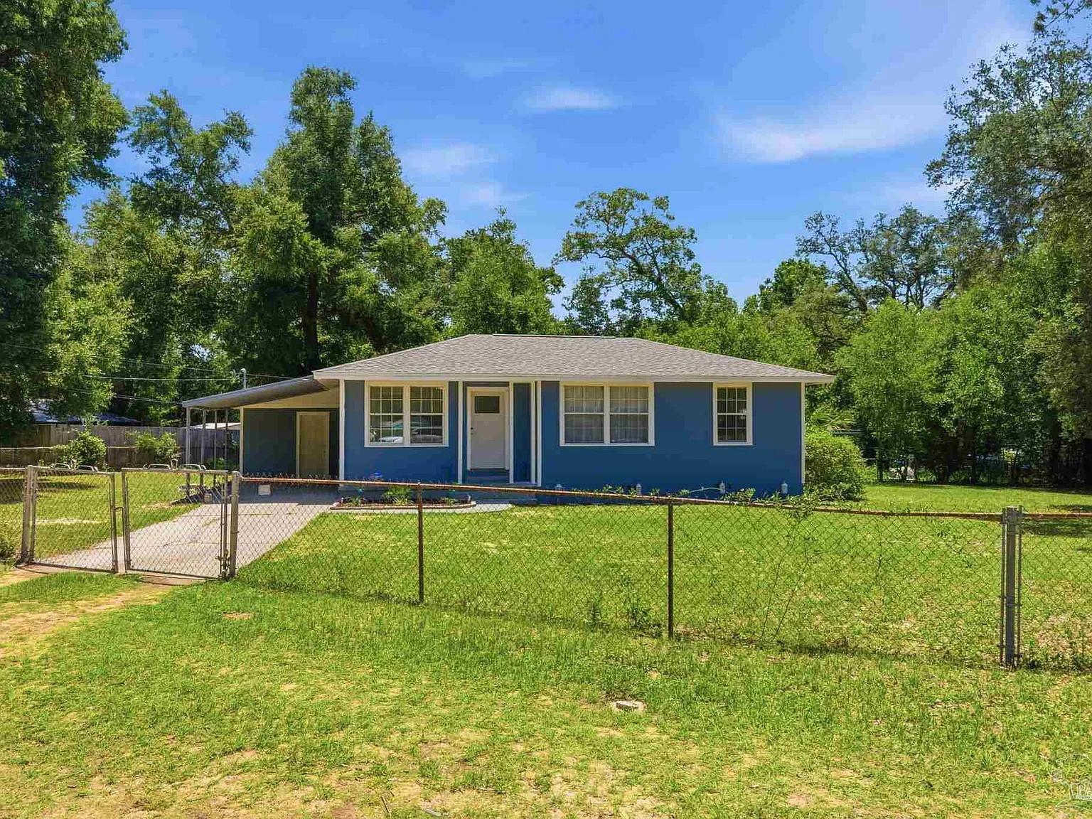 4 bed, 1401 sqft, $2,000 — Photo 2