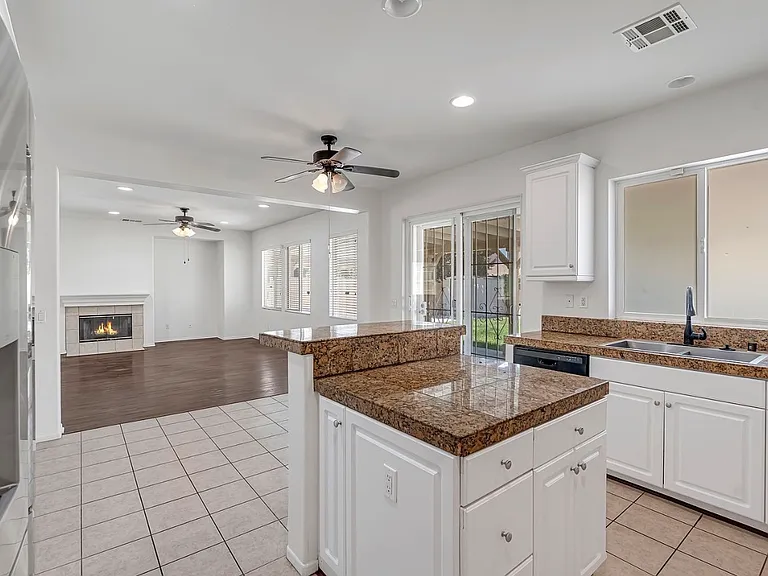 4731 W Avenue J4 — Photo 7