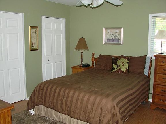 4th image of 10904 W Derby Ave