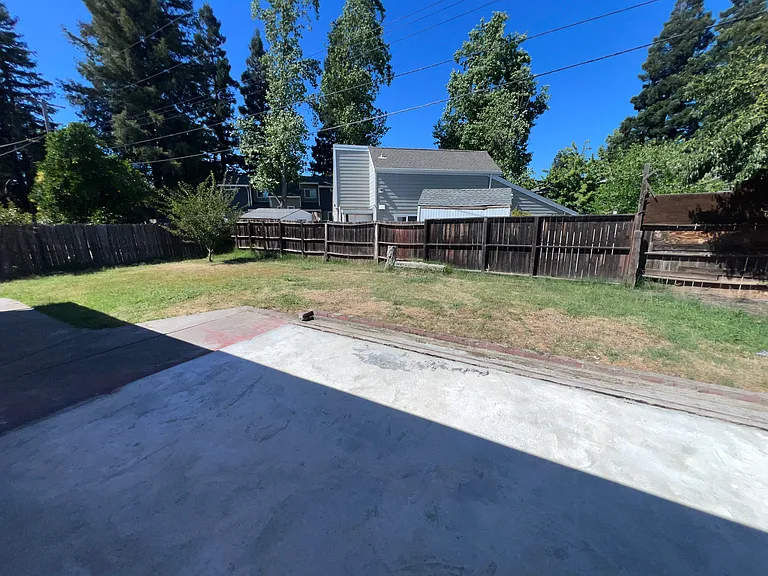 5409 48th Ave — Photo 34