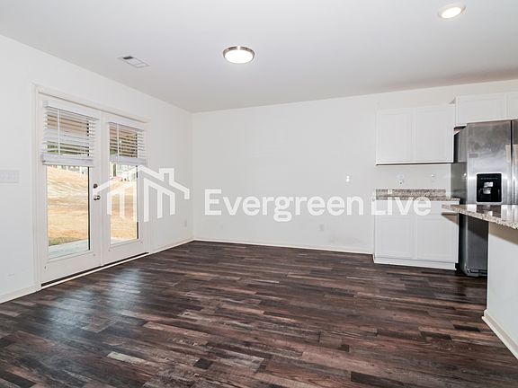 4th image of 4407 Cottonwood Ct