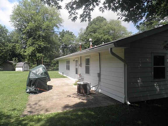 4th image of 305 W Walnut Ct