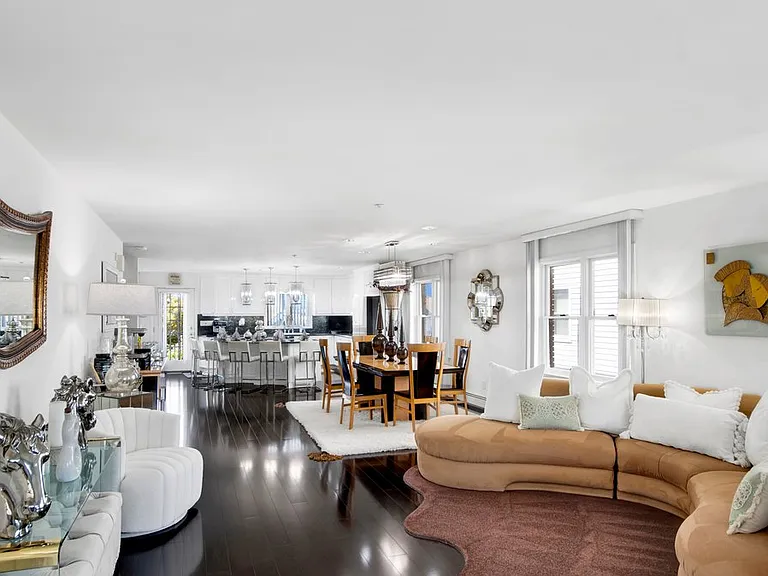 27 Woodside Ave #A — Photo 3