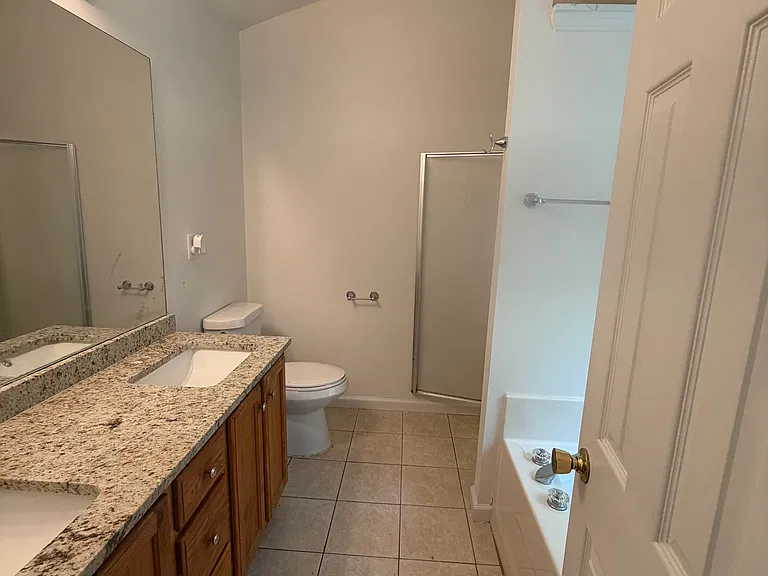 5652 Riverside Walk Dr — Photo 4
