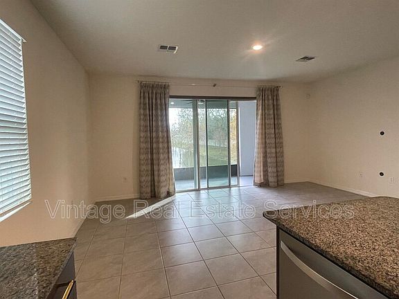 5th image of 3124 Pleasant Willow Ct
