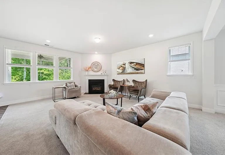 7455 Easton Valley Ln — Photo 10
