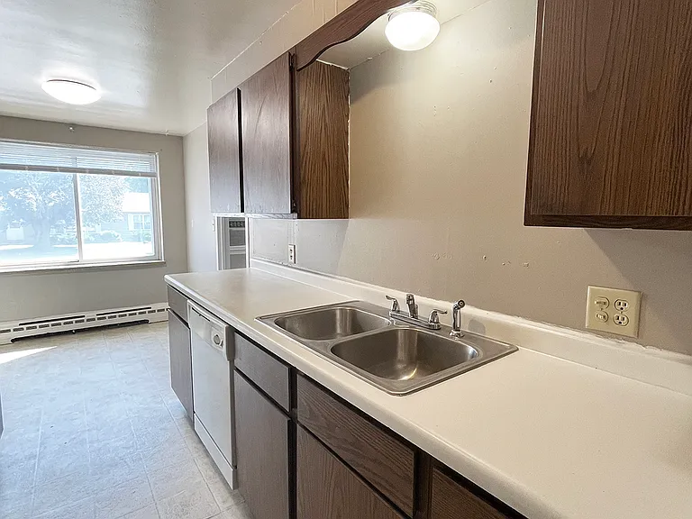 Knollcrest Apartments — Photo 18