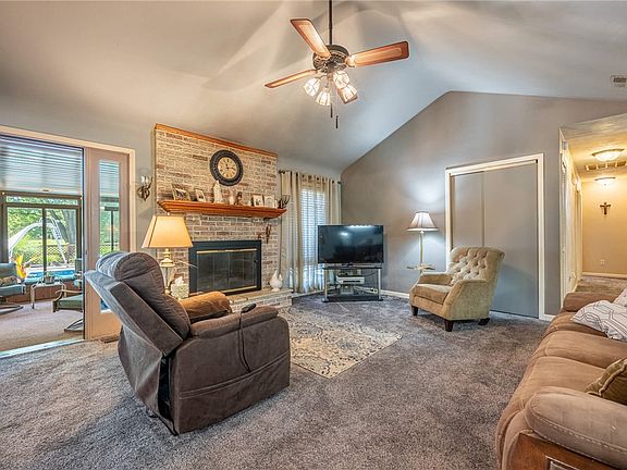5th image of 2063 Pekin Rd