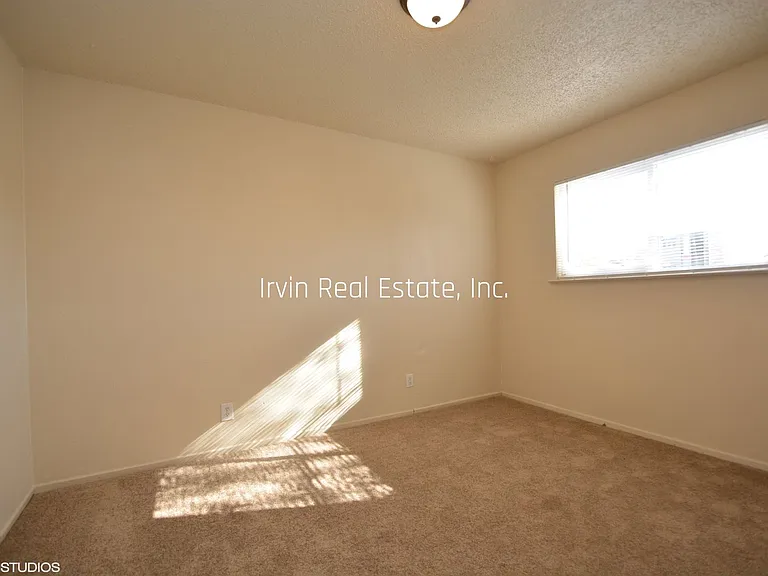 3303 N Franklin Ave — Photo 17