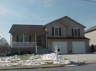 426 Clover St, Etters, PA 17319