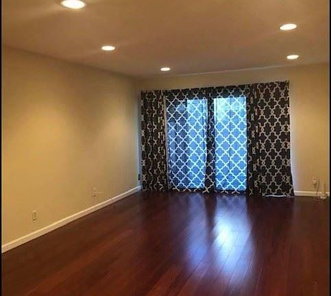3rd image of 20134 Leadwell St Unit 132