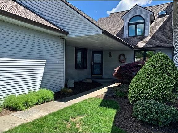 3rd image of 212 Vivian Ln