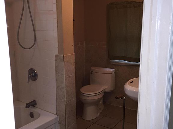 5th image of 2324 Adams Ave