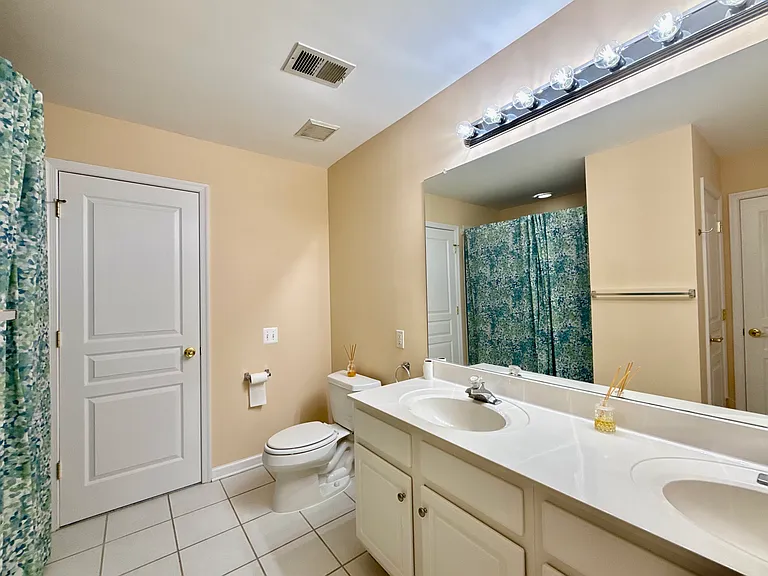 8 Trewbridge Ct — Photo 15