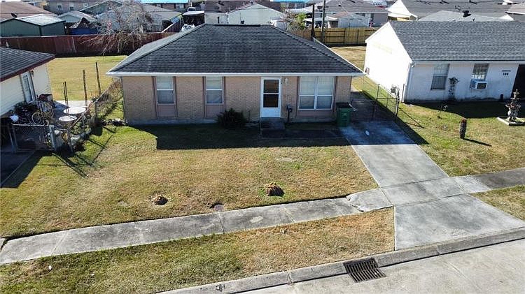 1st image of 128 Elvie Ct