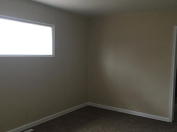 Living room with High Window 