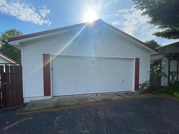 3rd image of 1363 Morton Rd