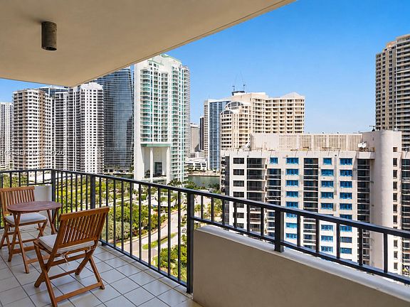 5th image of 520 Brickell Key Dr APT A1902