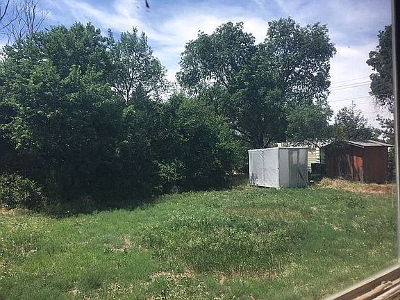 3rd image of 1000 W 1st St