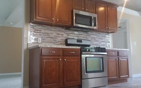 3rd image of 9 Monterey Ln