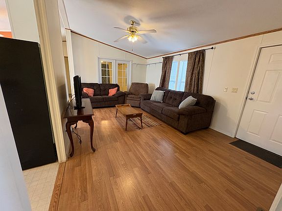 4th image of 645 S Spring Ln