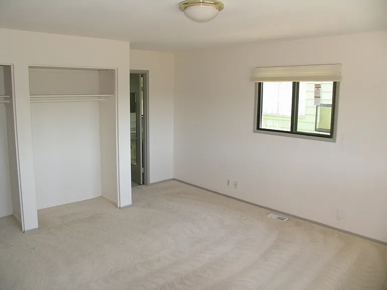1154 NE Birchaire Ln — Photo 8