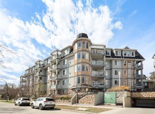 2419 W Erlton Rd SW #303, Calgary, AB T2S3B8