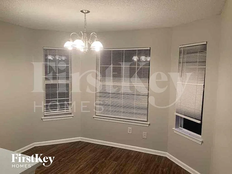 226 Bonnes Dr — Photo 4