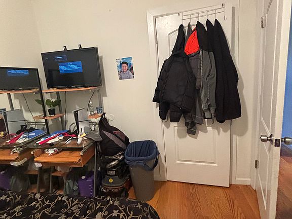3rd image of 9211 91st Ave Floor 2