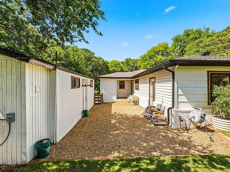 627 Francks Cir — Photo 27