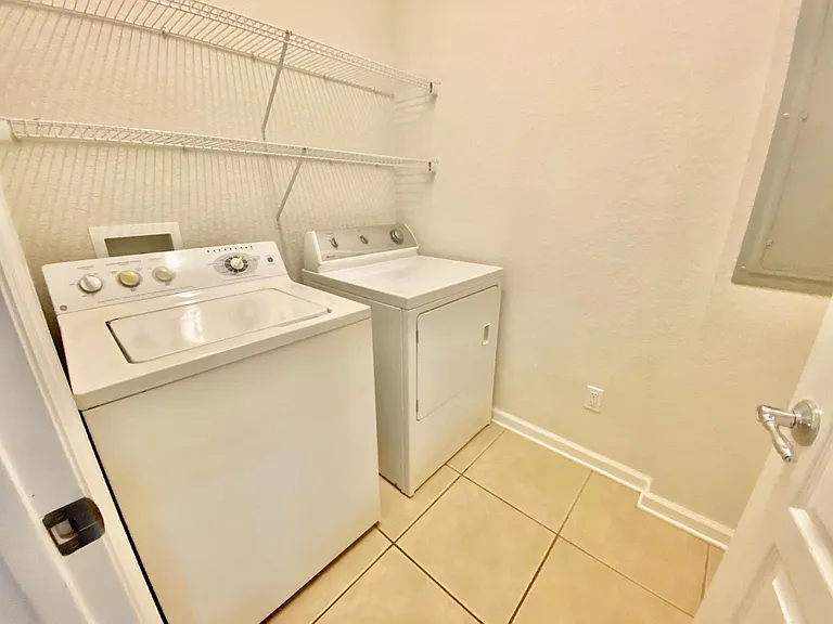 7718 Fairgrove Ave — Photo 5