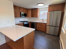 271 W Erie Ave, Rutherford, NJ