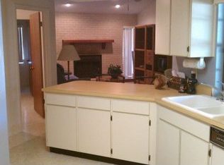 806 E Windhorst Rd, Seffner, FL 33584