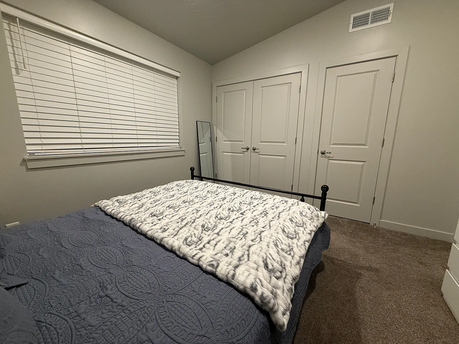 2 bed, 903 sqft, $1,600 — Photo 2