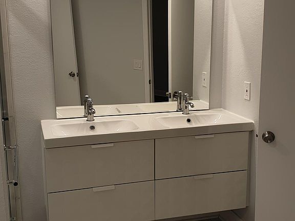 5th image of 7250 Westpointe Blvd APT 1033
