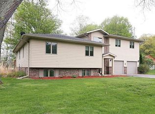 3966 W Pawnee Dr, La Porte, IN 46350
